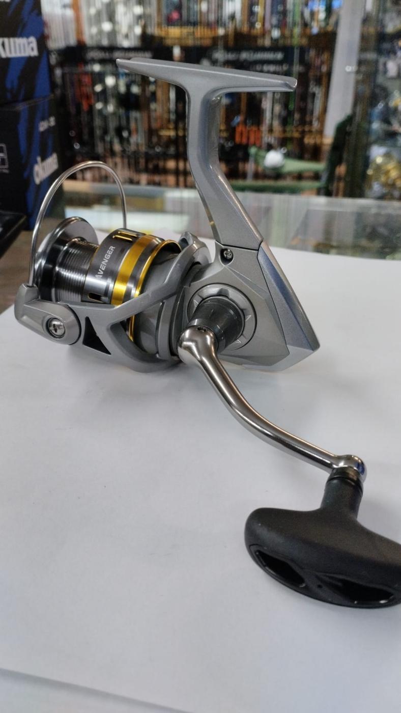 Carrete Okuma AVENGER 2.000B-EGING-SPINNIG